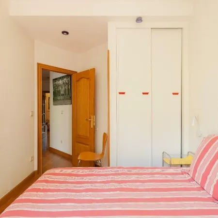 Ondarreta & Terrace Apartment